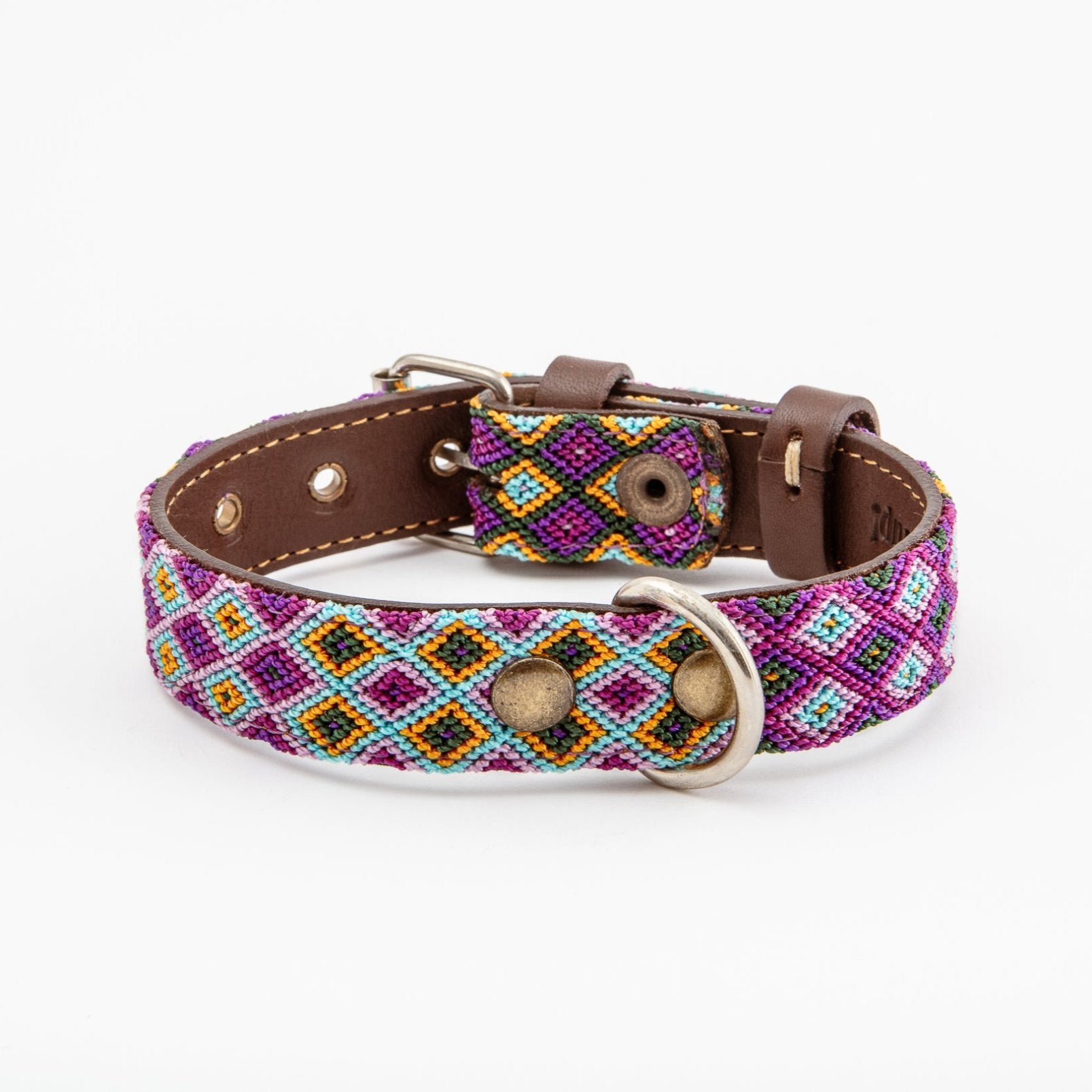 Huatulco handmade small dog collar with Italian vegetable-tanned leather and Mexican handwoven macramé crafted in Portugal.